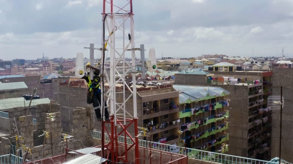 Internet : Piloting Taara's wireless optical communication links in Kenya